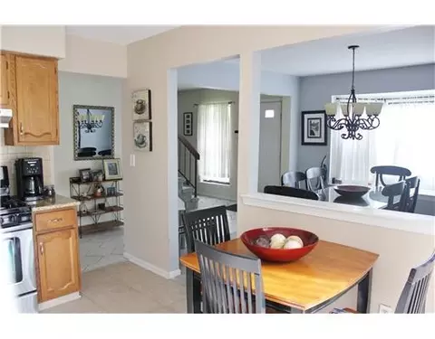 401 Maplecrest Rd, Edison, NJ 08820 photo 10
