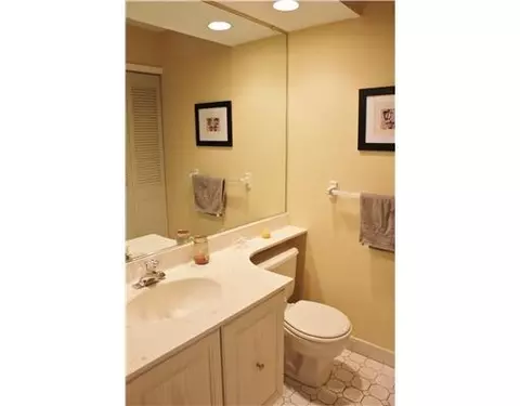 401 Maplecrest Rd, Edison, NJ 08820 photo 11