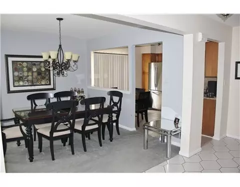 401 Maplecrest Rd, Edison, NJ 08820 photo 5