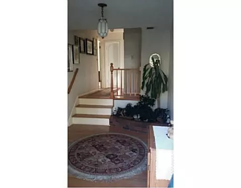 3 Warwick Rd, Edison, NJ 08820 photo 2