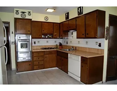 10 Eardley Rd, Edison, NJ 08817 photo 4