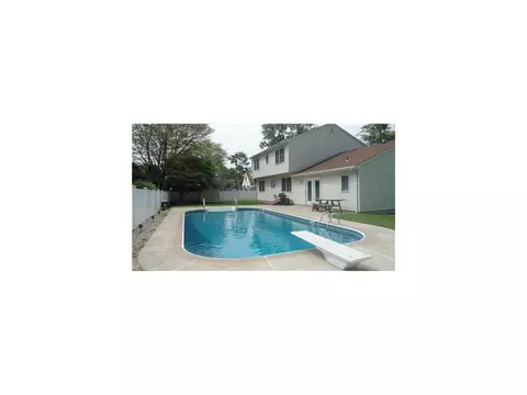 600 Pierrepont Ave, Middlesex, NJ 08846 photo 4