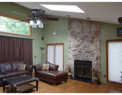 33 Hansen Dr, Edison, NJ 08820 photo 10