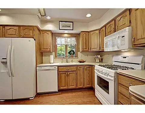 8 June Way, Middlesex, NJ 08846 photo 9