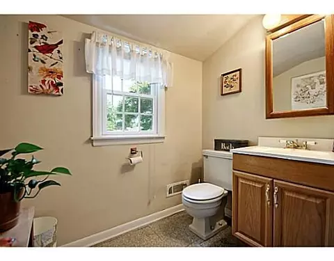 8 June Way, Middlesex, NJ 08846 photo 13