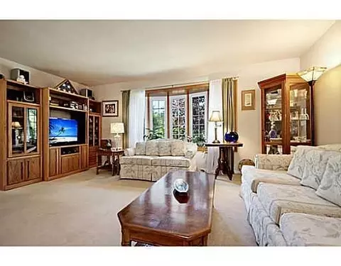 8 June Way, Middlesex, NJ 08846 photo 3