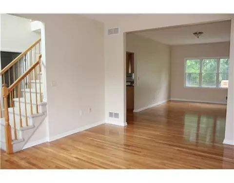 7 Wallace St, Edison, NJ 08817 photo 3