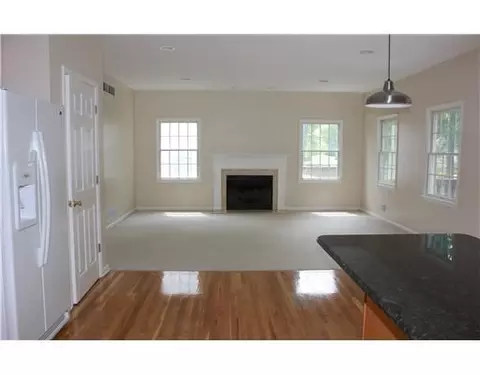 7 Wallace St, Edison, NJ 08817 photo 8