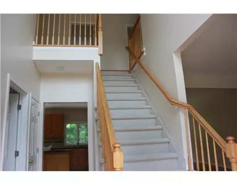7 Wallace St, Edison, NJ 08817 photo 2