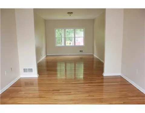 7 Wallace St, Edison, NJ 08817 photo 4