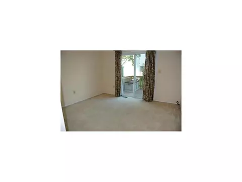 28 N Sycamore Rd, Middlesex, NJ 08846 photo 6