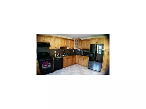 28 N Sycamore Rd, Middlesex, NJ 08846 photo 2