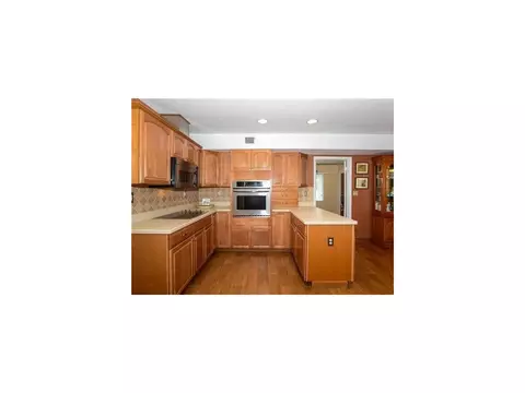 147 Warren Dr, NJ 07747 photo 5