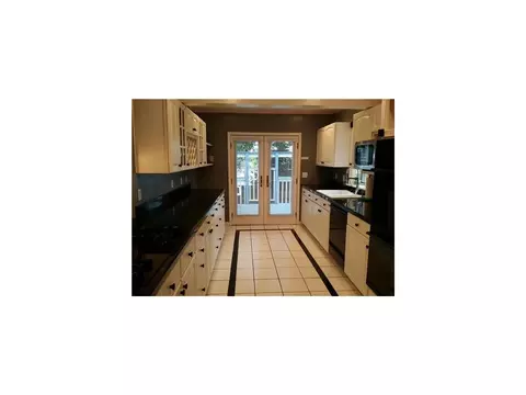 19 Egan St, Edison, NJ 08820 photo 3
