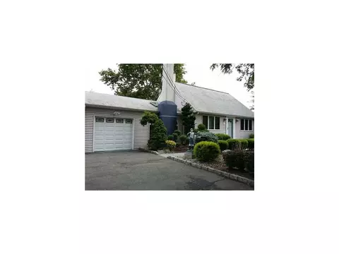 19 Egan St, Edison, NJ 08820 photo 2