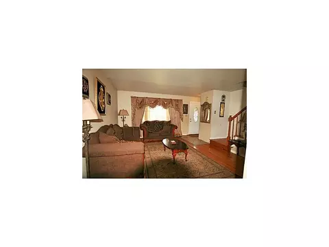233 Melrose Ave, Middlesex, NJ 08846 photo 7