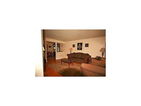 233 Melrose Ave, Middlesex, NJ 08846 photo 3