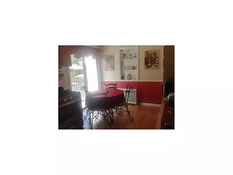 238 Oak Dr, Middlesex, NJ 08846 photo 4