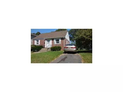 307 Walnut St, Middlesex, NJ 08846 photo 2
