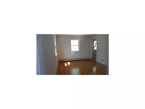 307 Walnut St, Middlesex, NJ 08846 photo 3