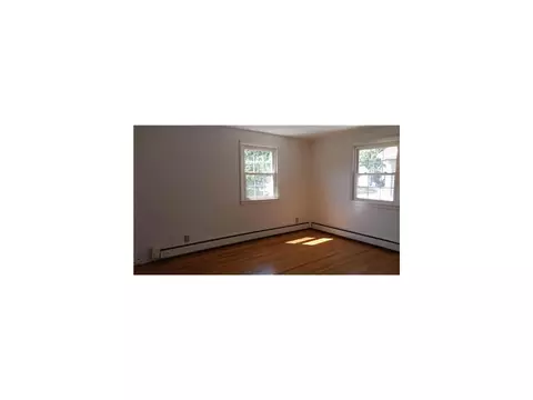 307 Walnut St, Middlesex, NJ 08846 photo 4