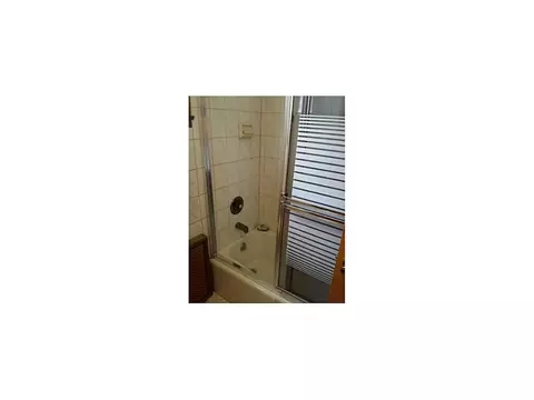 85 E William St, NJ 08863 photo 15