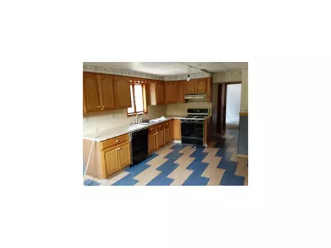85 E William St, NJ 08863 photo 8
