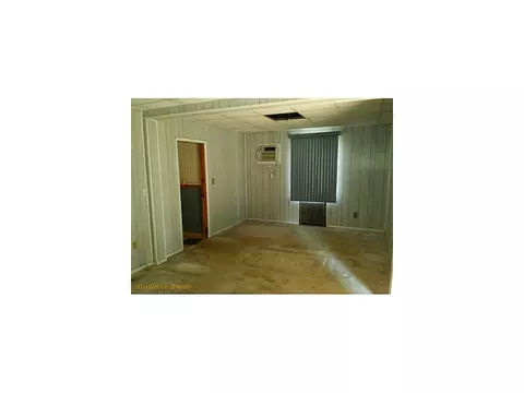 85 E William St, NJ 08863 photo 6