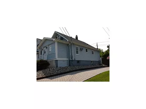 85 E William St, NJ 08863 photo 3