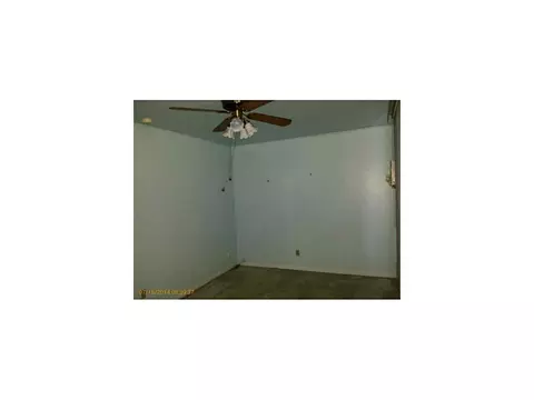85 E William St, NJ 08863 photo 11
