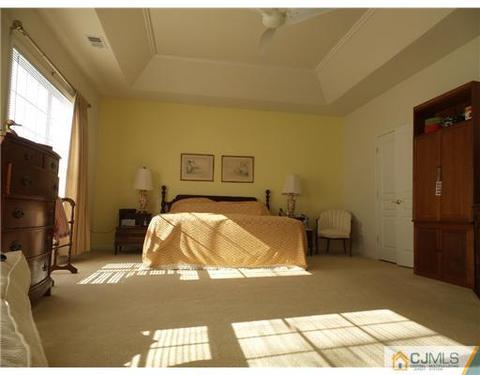 418 Breakers, East Franklin, NJ 08873 photo 12