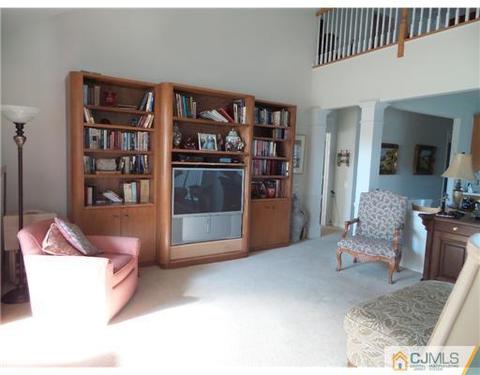 418 Breakers, East Franklin, NJ 08873 photo 14