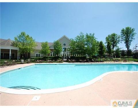 418 Breakers, East Franklin, NJ 08873 photo 22