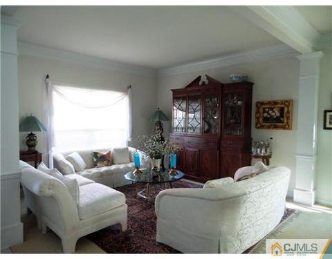 418 Breakers, East Franklin, NJ 08873 photo 4