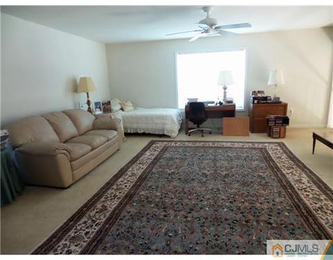 418 Breakers, East Franklin, NJ 08873 photo 15