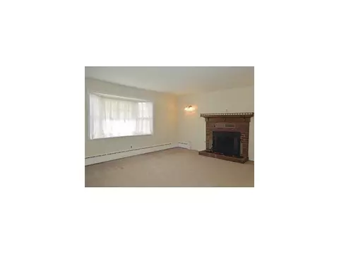 206 Cedar Ave, Middlesex, NJ 08846 photo 2