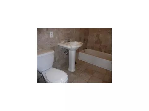 124 Cap Ln, Middlesex, NJ 08846 photo 4