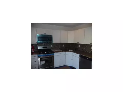 124 Cap Ln, Middlesex, NJ 08846 photo 3