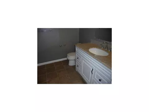 124 Cap Ln, Middlesex, NJ 08846 photo 5
