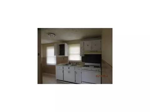 401 1st St, Middlesex, NJ 08846 photo 5