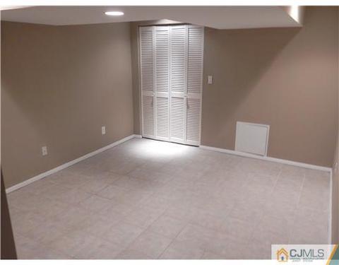 63 Westgate Dr, Edison, NJ 08820 photo 10
