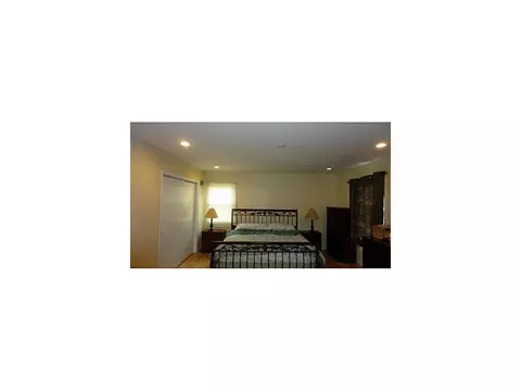24 Schubert Ave, Edison, NJ 08820 photo 8