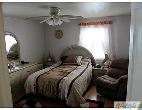 41 Macarthur Dr, Edison, NJ 08837 photo 13