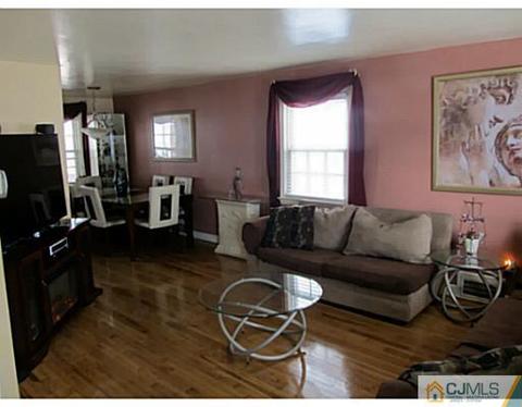 41 Macarthur Dr, Edison, NJ 08837 photo 3