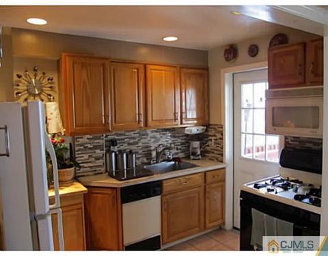 41 Macarthur Dr, Edison, NJ 08837 photo 6