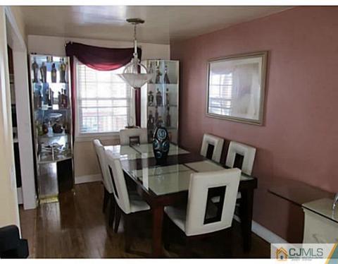 41 Macarthur Dr, Edison, NJ 08837 photo 5