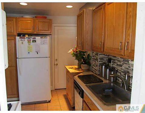 41 Macarthur Dr, Edison, NJ 08837 photo 7