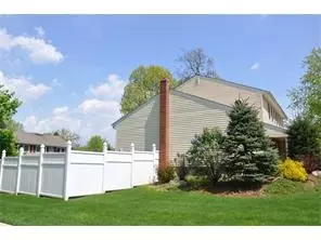 35 E Calvert Ave, Edison, NJ 08820 photo 2