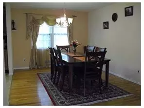 3 Clinton Ave, Edison, NJ 08820 photo 4