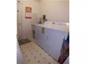 18 Bennington Dr, Edison, NJ 08820 photo 9